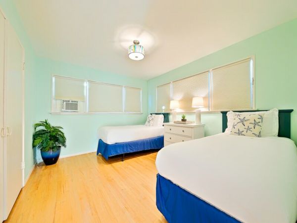 San Diego Beach Communities North Home 1028445