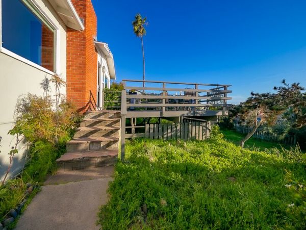 San Diego Beach Communities North Home 1028445