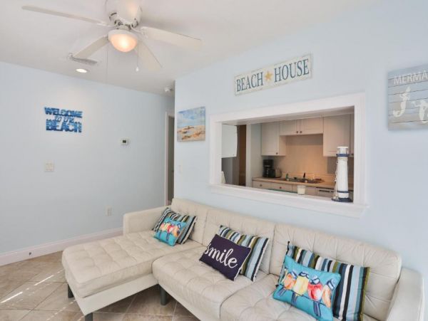Holmes Beach Vacation Duplex Three Bedroom with Pool