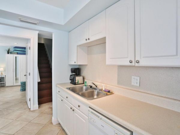 Holmes Beach Vacation Duplex Three Bedroom with Pool