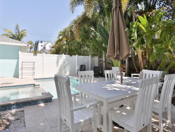 Holmes Beach Vacation Duplex Three Bedroom with Pool