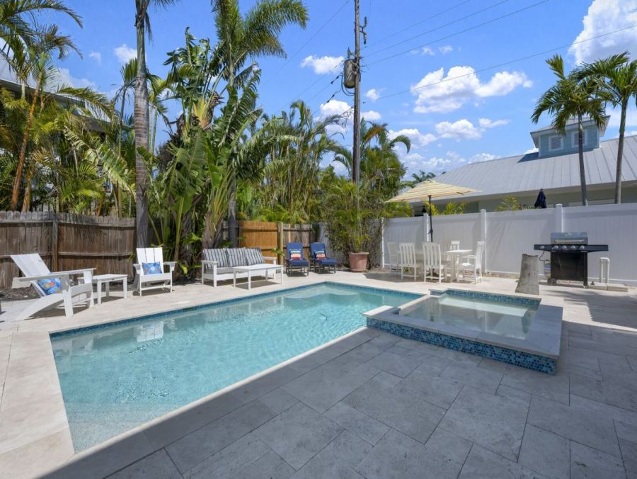Holmes Beach Vacation Duplex Three Bedroom with Pool