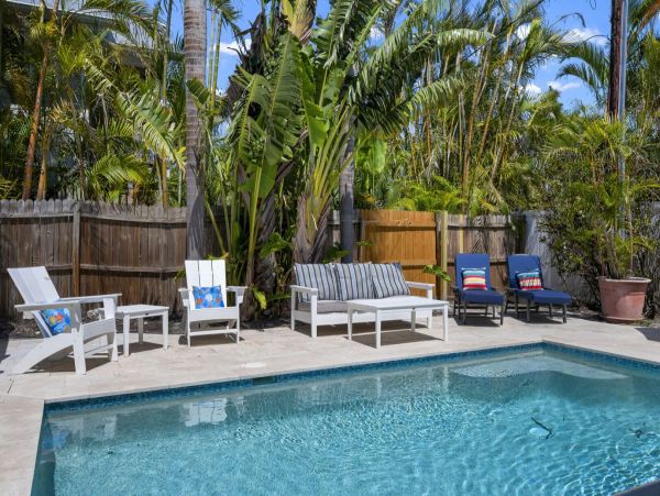 Holmes Beach Vacation Duplex Three Bedroom with Pool - additional view, photo 3