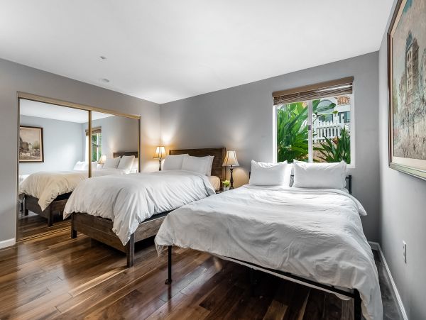 San Diego Beach Communities North Home 1028447