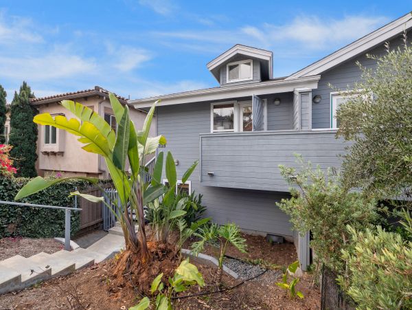 San Diego Beach Communities North Home 1028447