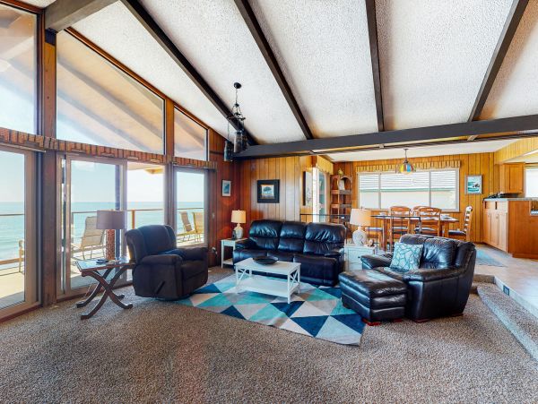 San Diego Beach Communities North Home 1028448