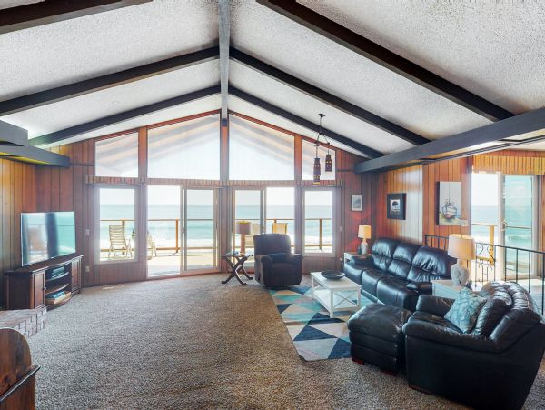 San Diego Beach Communities North Home 1028448