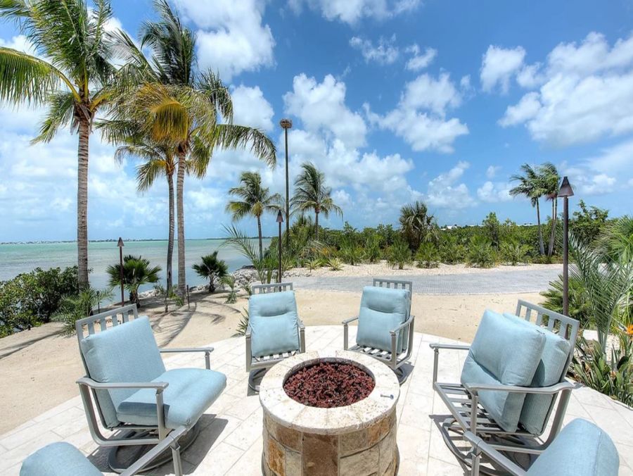 Exquisite Six Bedroom Vacation Estate in Summerland Key