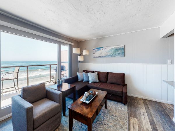 San Diego Beach Communities North Home 1028450