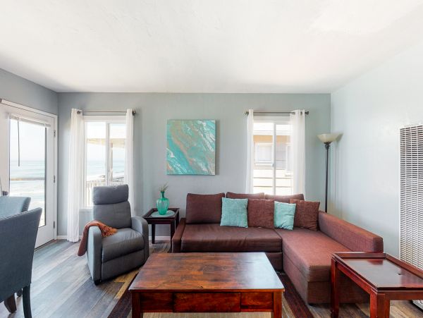 San Diego Beach Communities North Home 1028455