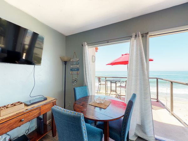 San Diego Beach Communities North Home 1028455