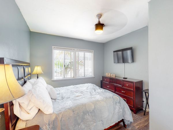 San Diego Beach Communities North Home 1028455