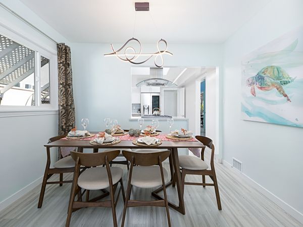 San Diego Beach Communities North Home 1028458