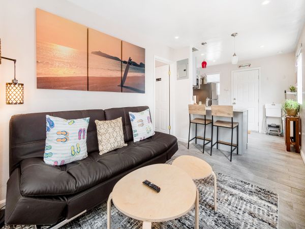 San Diego Beach Communities North Home 1028459