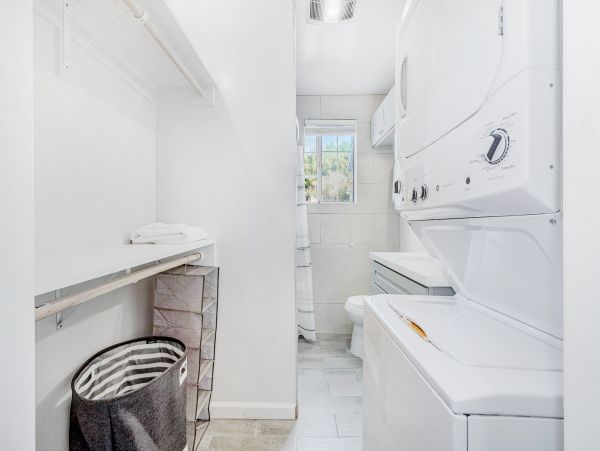 San Diego Beach Communities North Home 1028459
