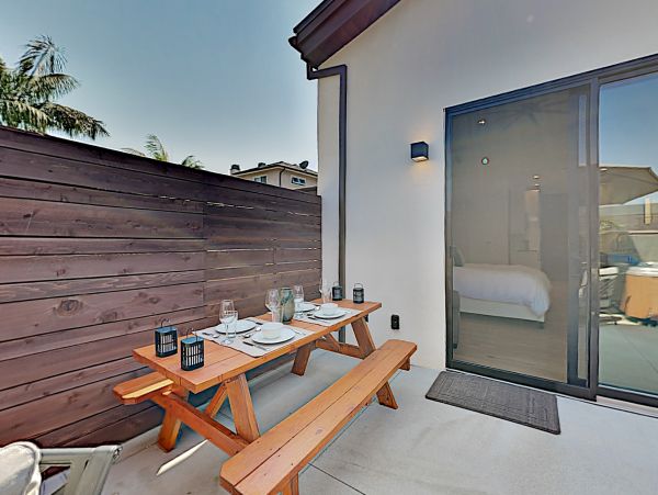 San Diego Beach Communities North Home 1028460