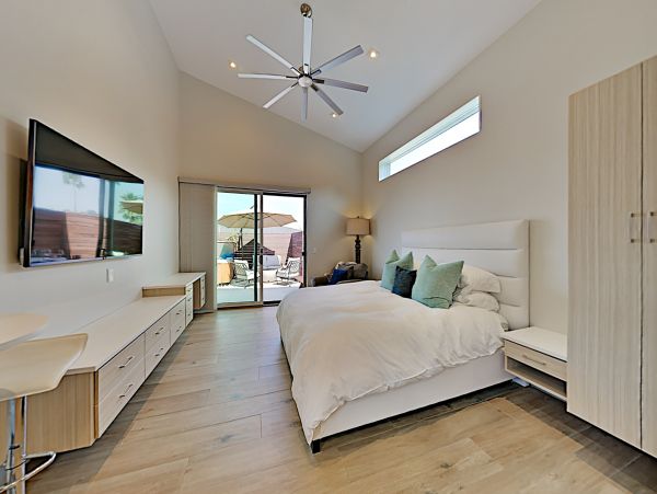 San Diego Beach Communities North Home 1028460