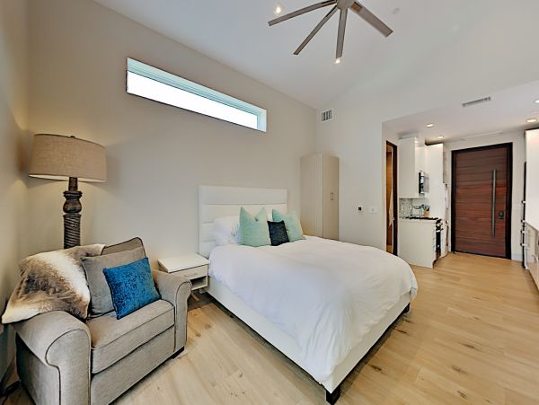 San Diego Beach Communities North Home 1028460