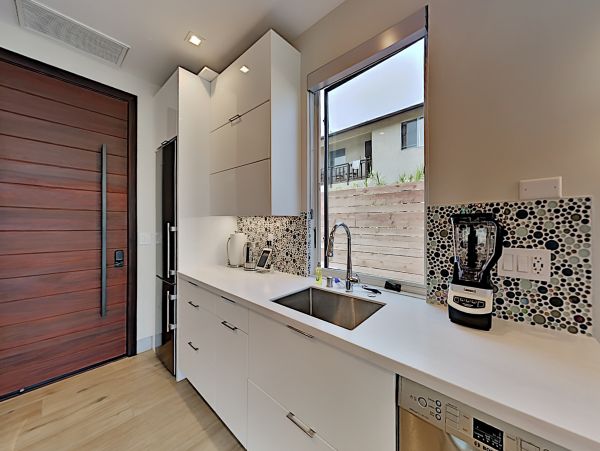 San Diego Beach Communities North Home 1028460