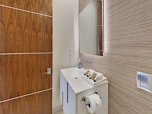 San Diego Beach Communities North Home 1028460