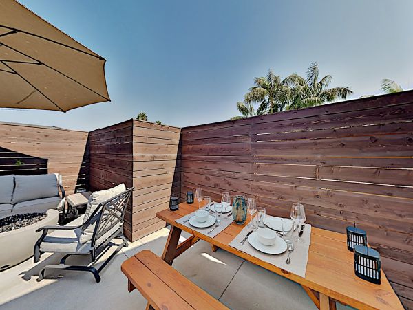 San Diego Beach Communities North Home 1028460