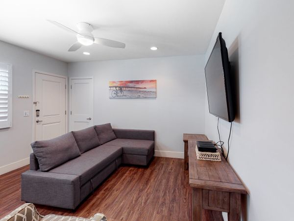 San Diego Beach Communities North Home 1028464