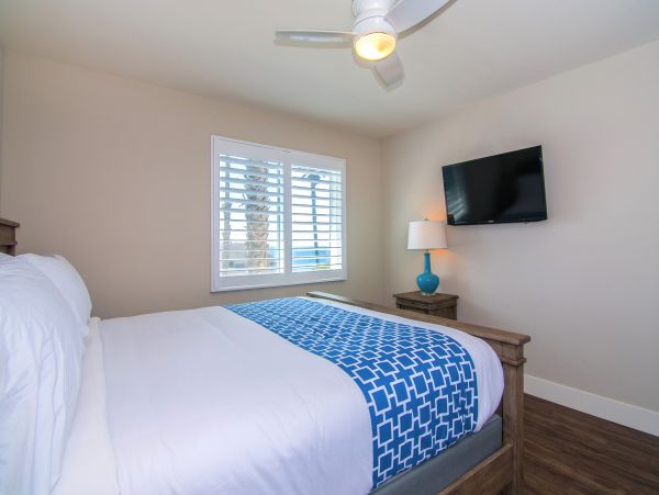 San Diego Beach Communities North Home 1028468