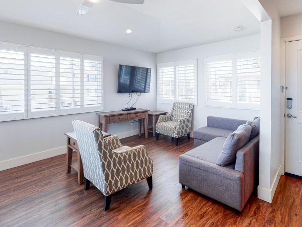 San Diego Beach Communities North Home 1028469