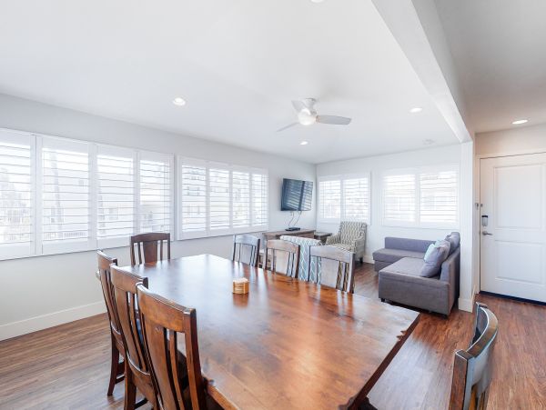 San Diego Beach Communities North Home 1028469