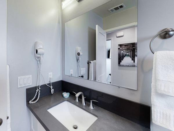 San Diego Beach Communities North Home 1028469