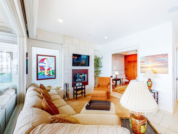 San Diego Beach Communities North Home 1028470
