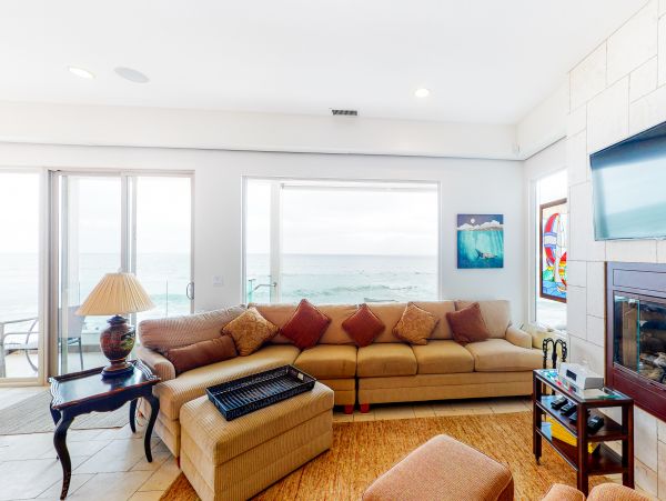 San Diego Beach Communities North Home 1028471