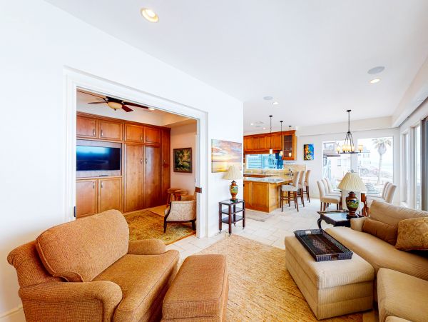 San Diego Beach Communities North Home 1028471