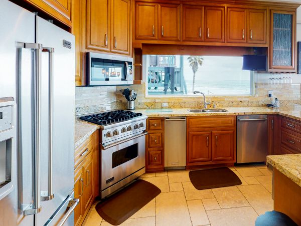 San Diego Beach Communities North Home 1028471