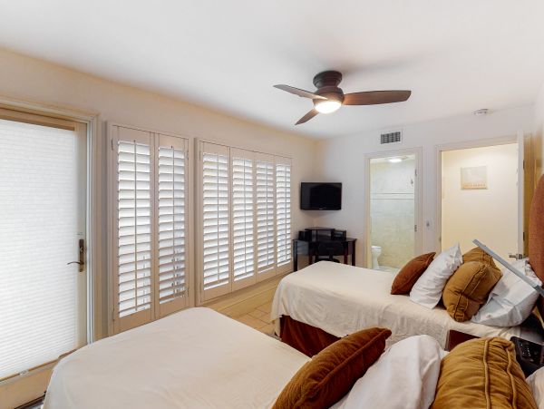 San Diego Beach Communities North Home 1028471