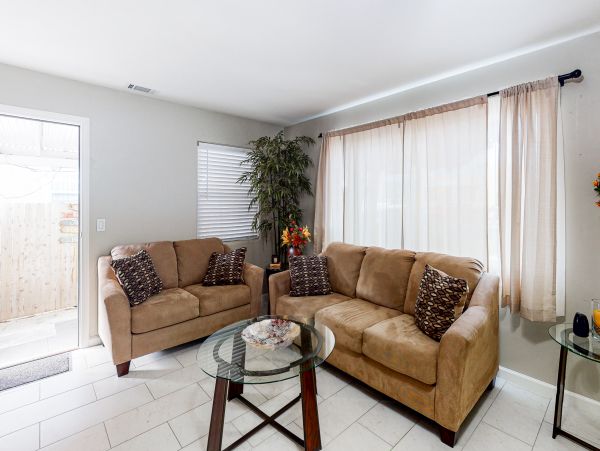 San Diego Beach Communities North Home 1028473