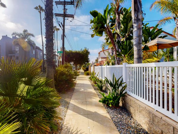 San Diego Beach Communities North Home 1028474