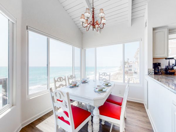 San Diego Beach Communities North Home 1028477