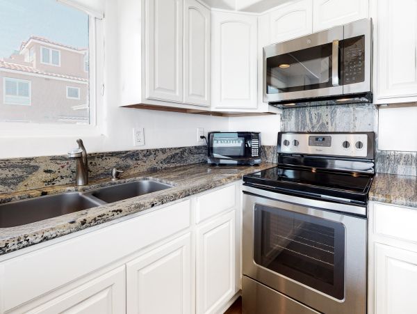 San Diego Beach Communities North Home 1028477