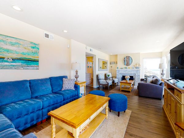 San Diego Beach Communities North Home 1028477