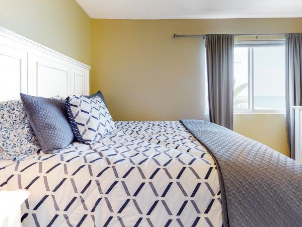San Diego Beach Communities North Home 1028477