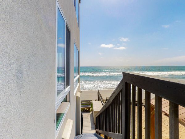 San Diego Beach Communities North Home 1028477