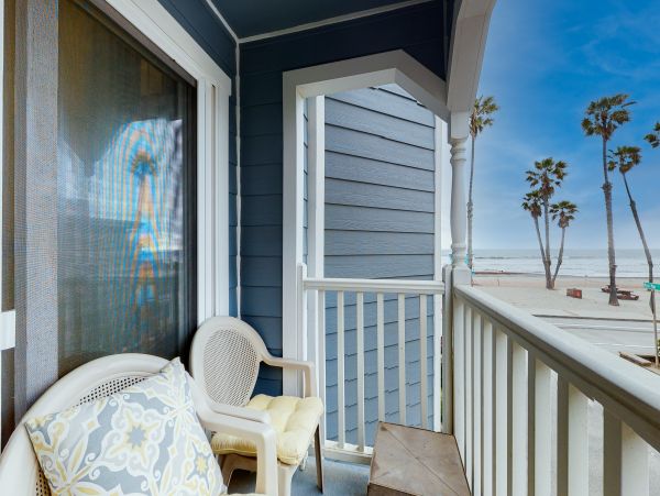 San Diego Beach Communities North Home 1028479