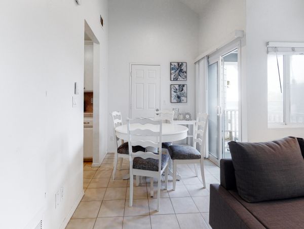 San Diego Beach Communities North Home 1028479