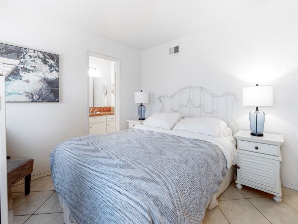 San Diego Beach Communities North Home 1028480