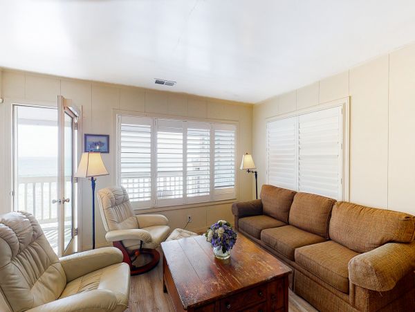 San Diego Beach Communities North Home 1028482