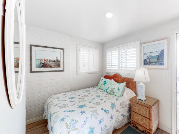 San Diego Beach Communities North Home 1028482