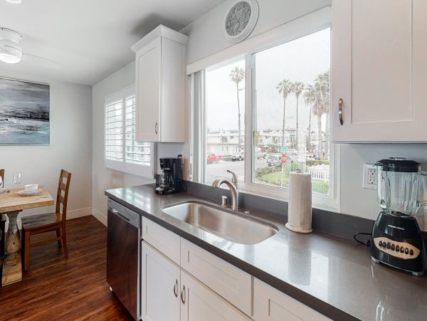 San Diego Beach Communities North Home 1028485