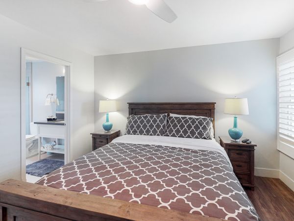 San Diego Beach Communities North Home 1028485
