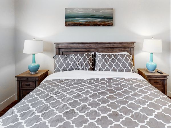 San Diego Beach Communities North Home 1028485